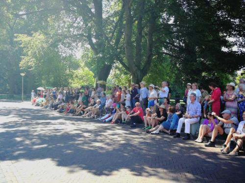 Publiek voor Wilhelminaflat IMG_20190623_114343